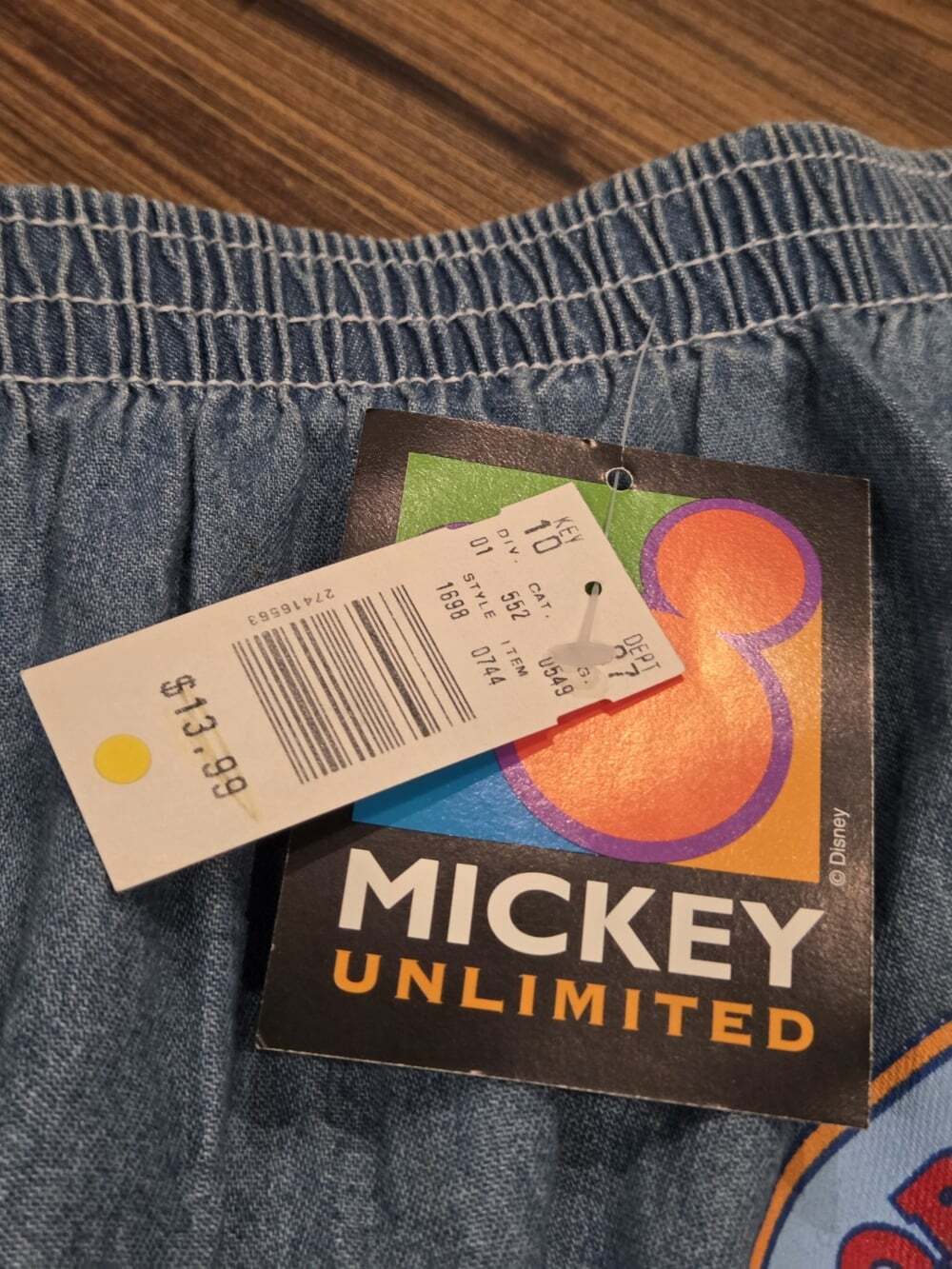Vintage 90s Mickey Unlimited Disney Denim Shorts NWT World Travel Fits S/M - Picture 6 of 15